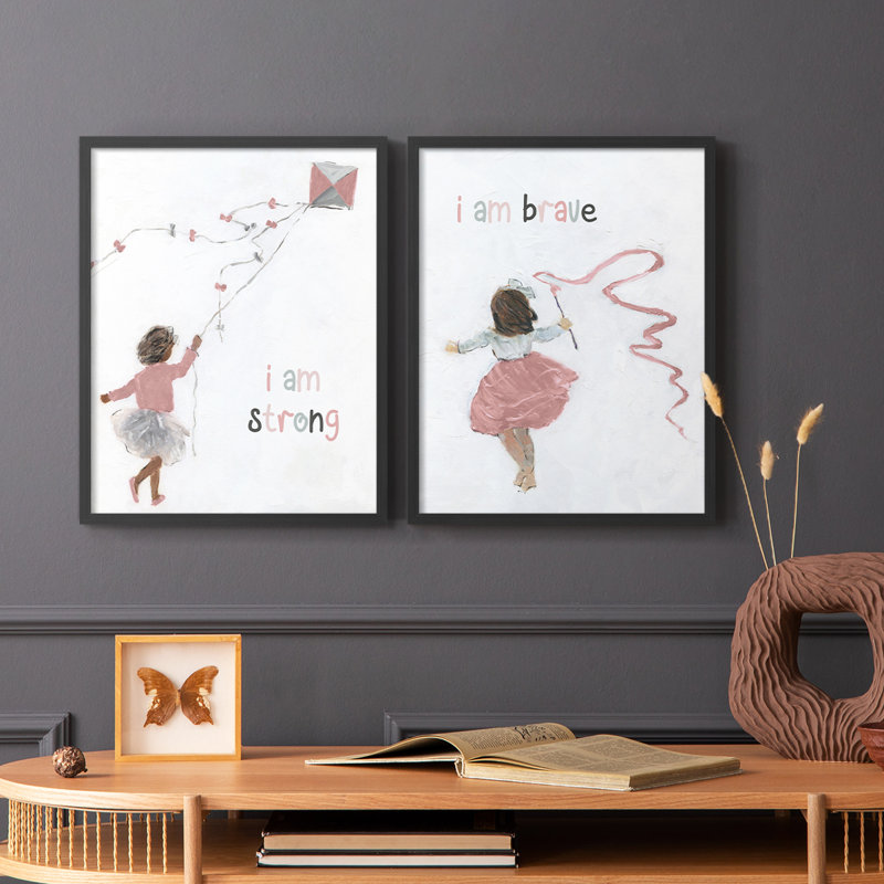 «Girl Flying Kite» - reproduction encadrée de qualité supérieure - prête à être accrochée - aucun clou requis - aucun clou requis
