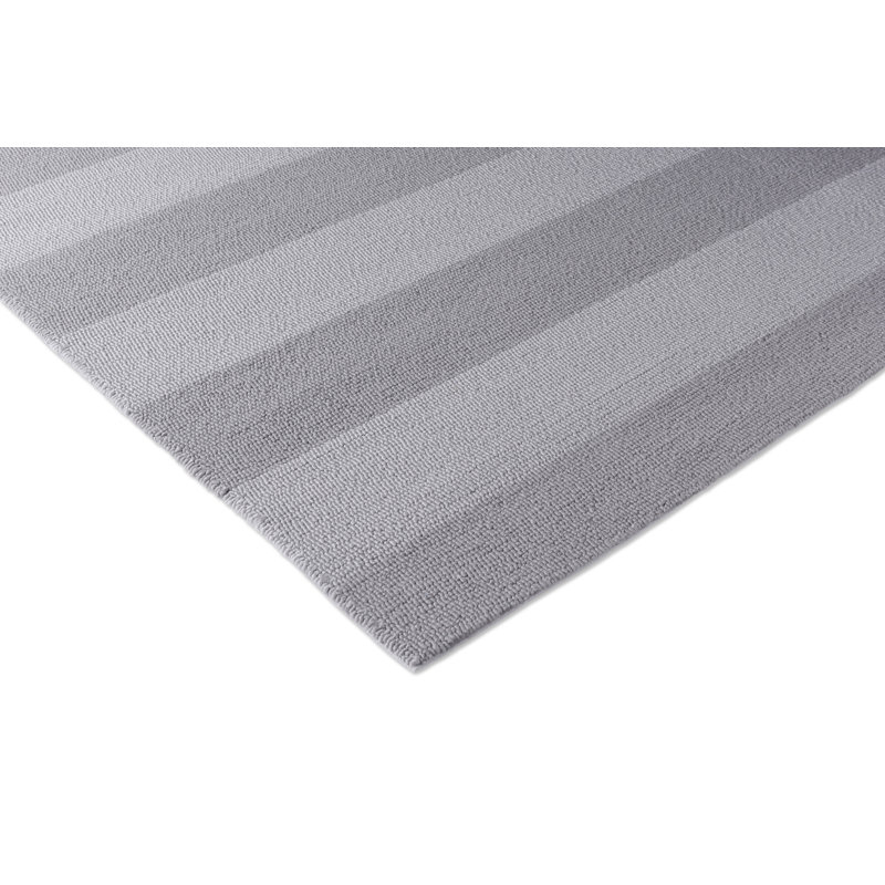 Tapis intérieur / extérieur en polypropylène crocheté à la main rectangulaire gris rayé, Rectangle 4 pi 7 po x 6 pi 7 po