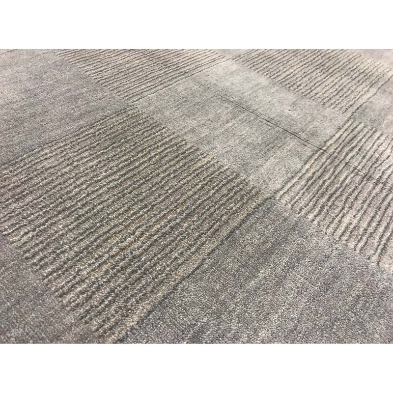 Hand-Knotted High-Quality Gray Area Rug