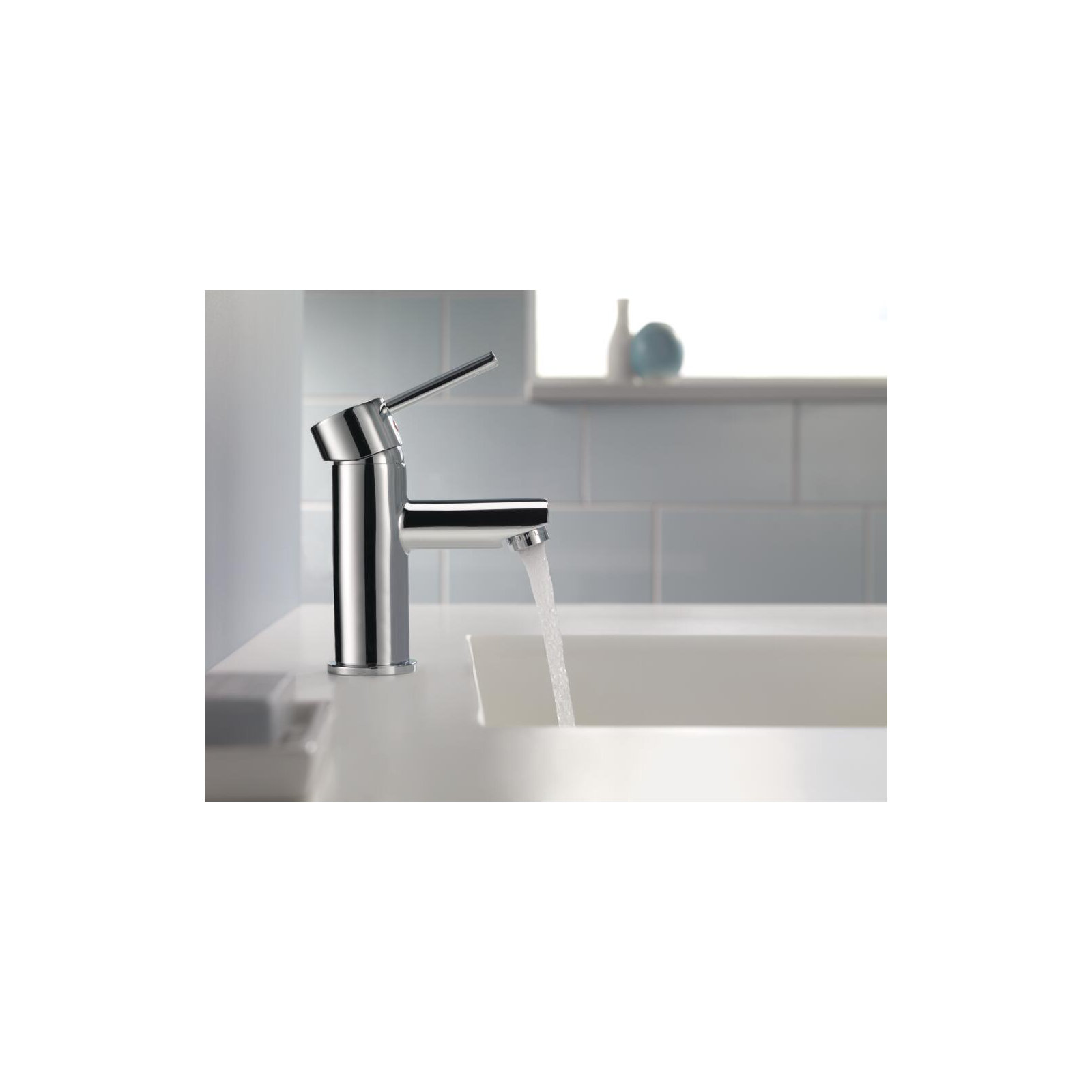 Trinsic Single Hole Bathroom Faucet with Drain Assembly