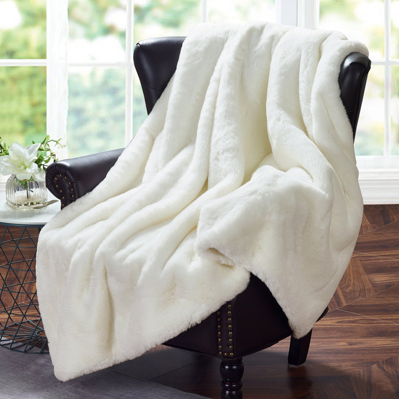Jeté lourd en fausse fourrure, L 60 po x L 80 po, Blanc antique
