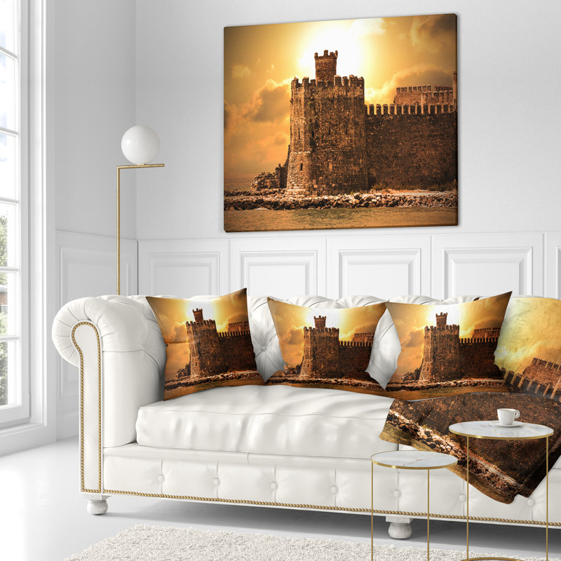 Vieux château au coucher du soleil - coussin à imprimé paysage, 16 po x 1 po, Coussin décoratif