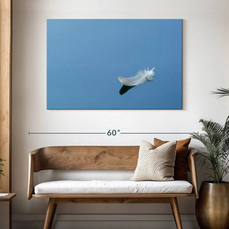 Plume blanche sur fond bleu Kerner, H 32 po x l 48 po
