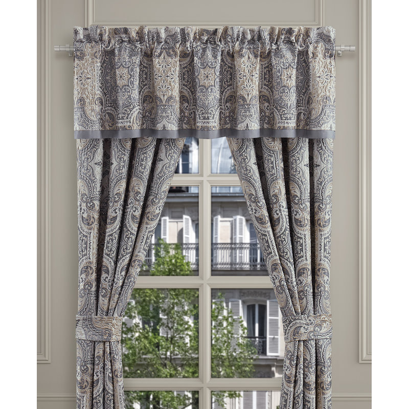 Cantonnière sur mesure l 88 po Leonard