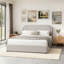 Cadre de lit rond rembourré avec tête de lit, pour un décor de chambre à coucher moderne et confortable.