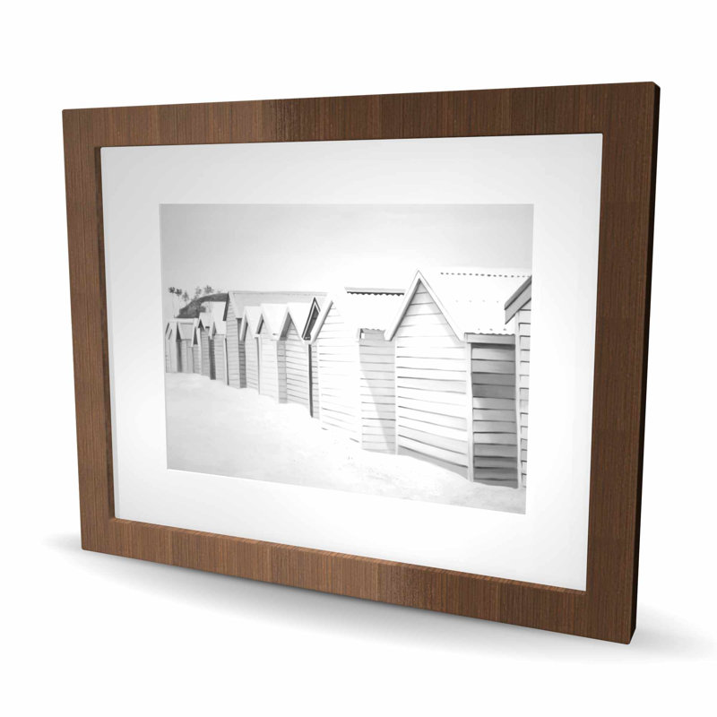 Beach Cabins - Imprimé mat encadré gris côtier pour la décoration