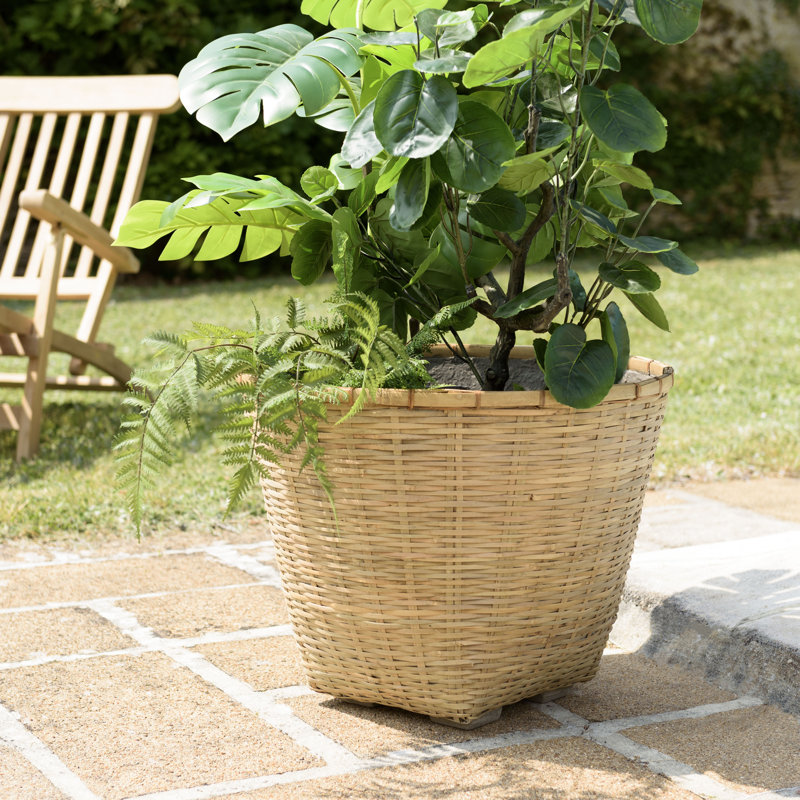 Akil Pot Planter