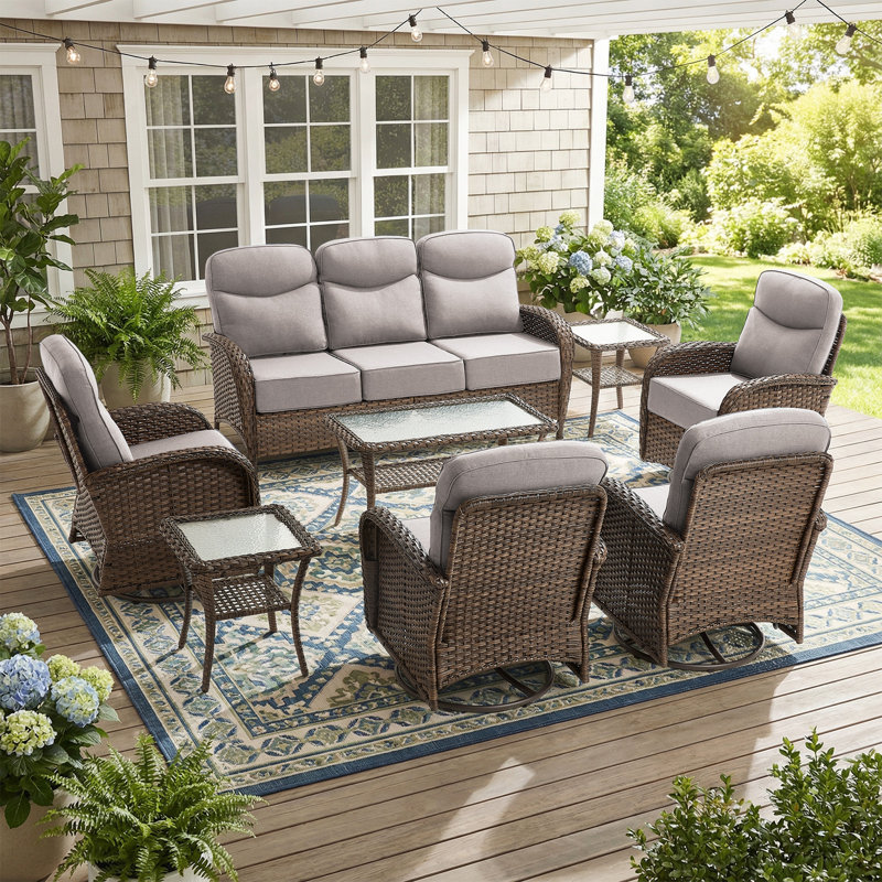 Ensemble de conversation d'extérieur en osier 8 pièces Totnes avec 4 fauteuils pivotants et coussins épais de 6 po, Beige