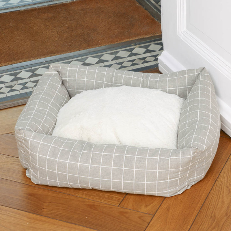Hearn Polyester Pet Bed, Medium (12-18kg), 20cm H x 60cm W x 70cm D