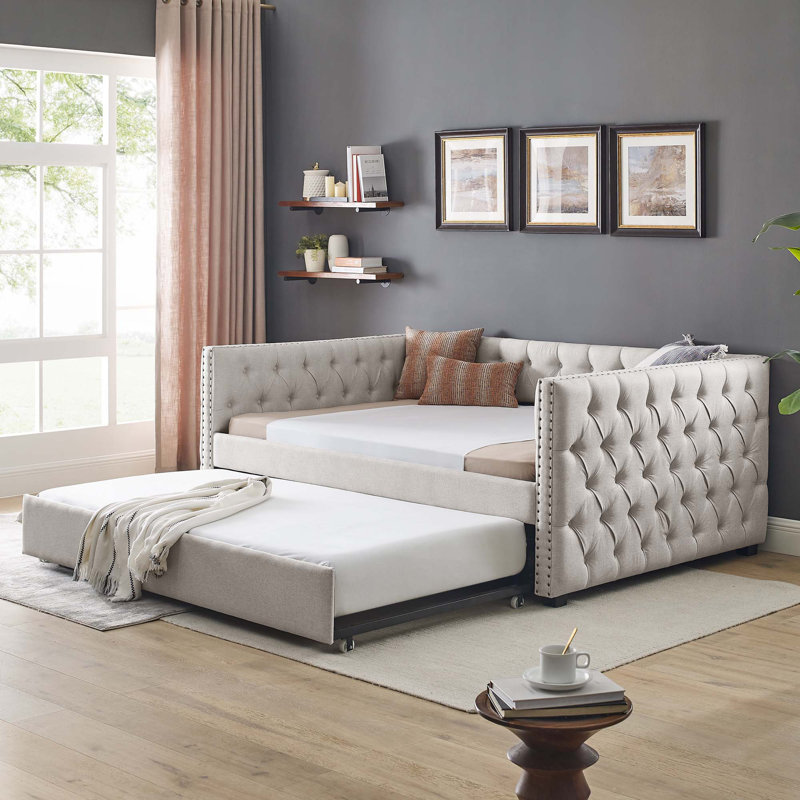 Lit de jour rembourré avec couchette Barkha, lit capitonné avec bouton et clou en cuivre, Lit simple, Beige clair