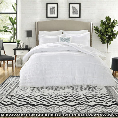 Elegant White Ruffled Bedding Sets With Microfiber Comfort