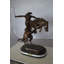 Statue bronze Bronco Buster par Remington sur triple base en marbre, décor occidental emblématique, l 21 po x l 26 po x H 26 po