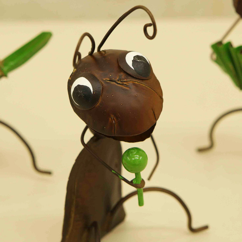 Figurines & Sculptures
