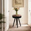 Table basse ronde de 15,7 pouces avec plateau sculpté, petite table idéale pour les petits espaces, table de chevet moderne, convenant au salon, à la chambre à coucher, au coin et au bureau (noir et brun)