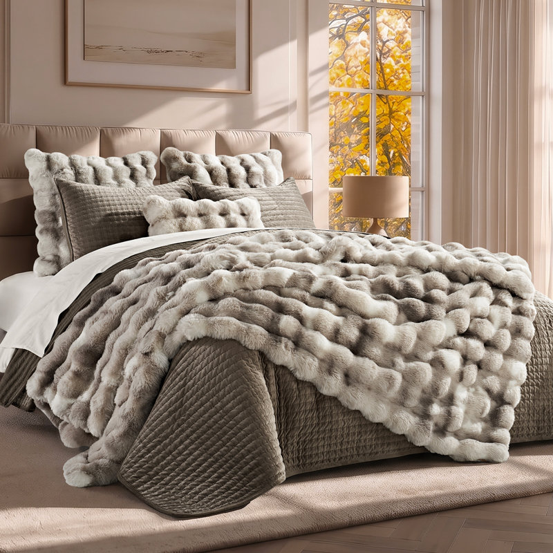 Double-Sided Bubble Faux Fur Throw Blanket, 60"x80", Light Gray