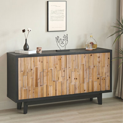 Armoire à 4 portes en bois naturel avec motif géométrique - ajoute de l'élégance à l'intérieur de la maison