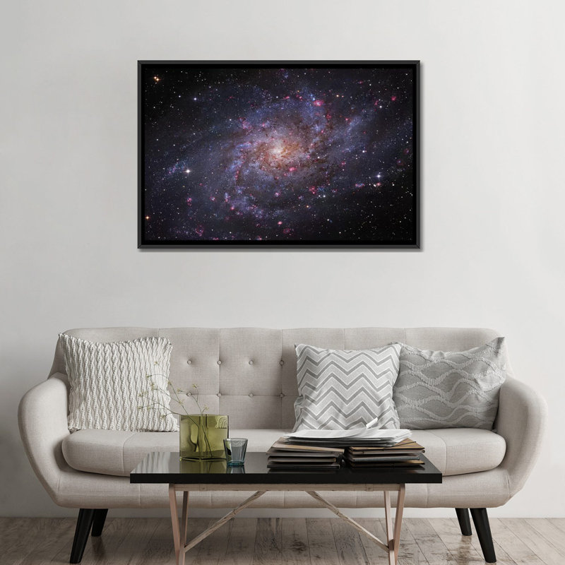 « m 33, the triangulum galaxy », reproduction d’impression sur toile, H 18 po x l 26 po x P 1,5 po, Toile avec cadre noir