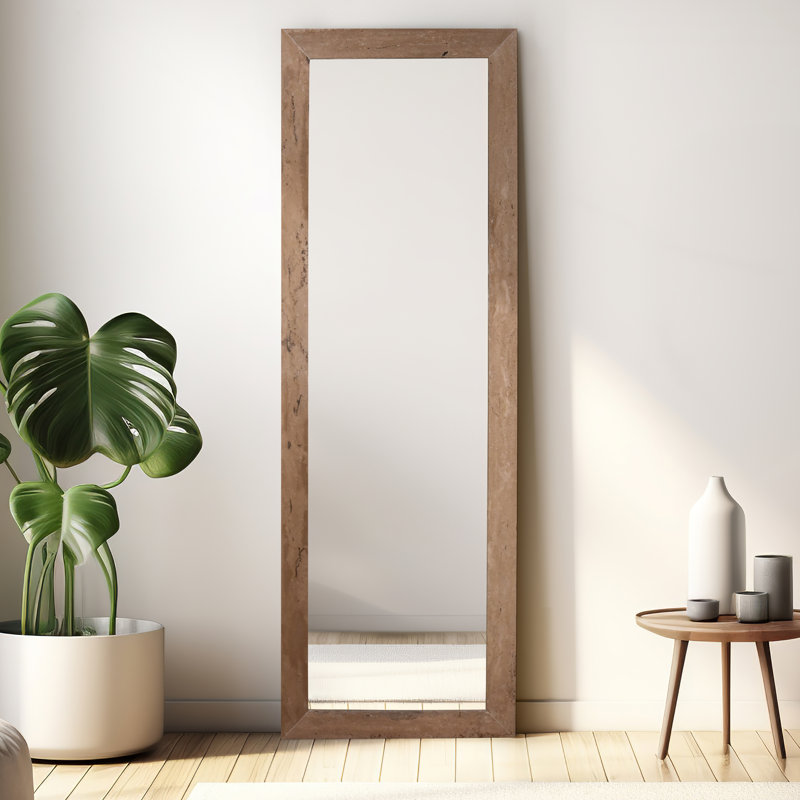 Miroir de plancher en pierre de travertin de 72 pouces Halofax - Élégance naturelle dans un ton de travertin subtil