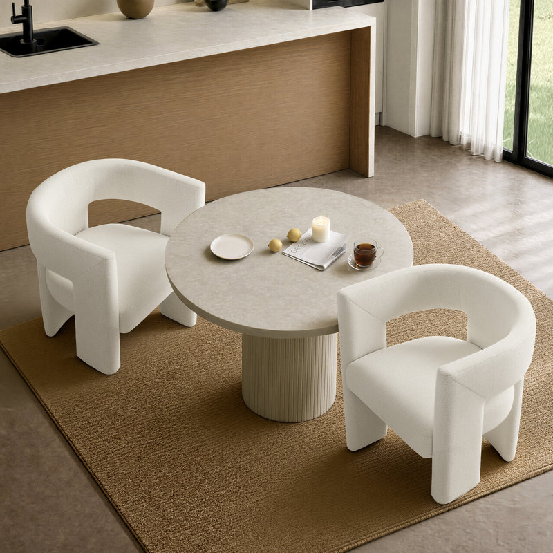 Chaise rembourrée, Chenille blanche