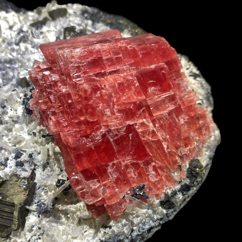 Rhodochrosite Sweet Home sur tetrahedrite et quartz