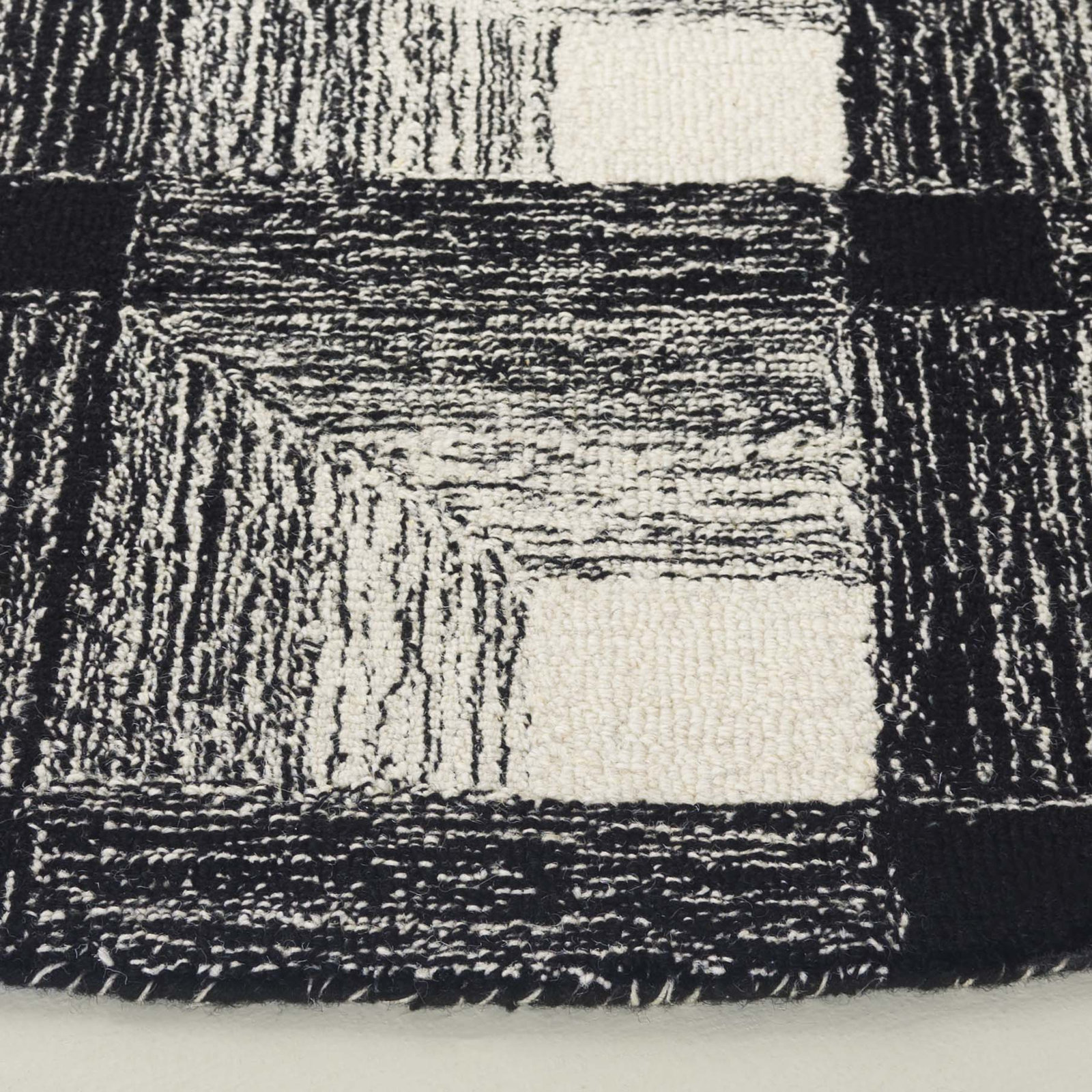 Robbie Hand-Woven Geometric Wool Rug, Round 6'