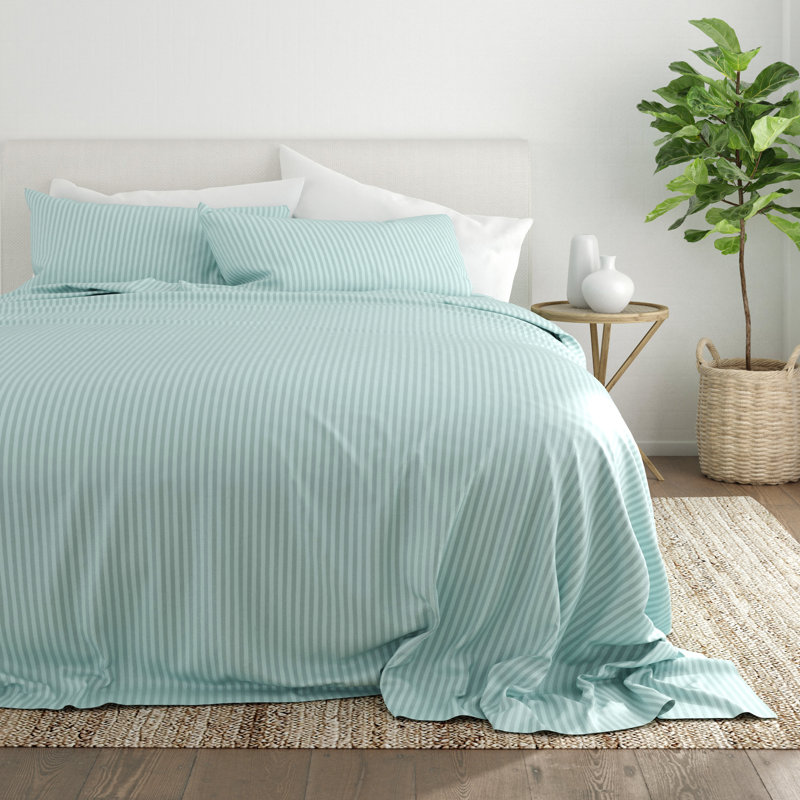 Ensemble de draps rayé et gaufré de quatre articles Becky Cameron, Aigue-marine