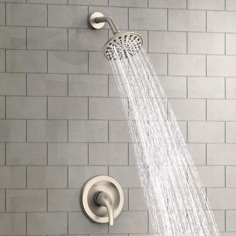 Robinet de douche mural à 6 fonctions à une poignée avec valve et tête incluses, jet réglable, joint à 360 °, trous pour le nettoyage, bras en nickel brossé