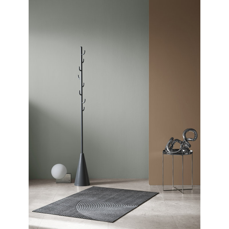 Stein, 24" W x 35" L