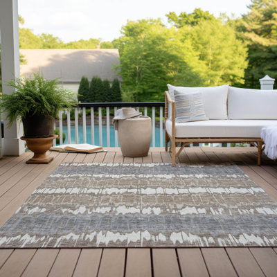 Tapis taupe en polyester tissé à la machine Lamanna