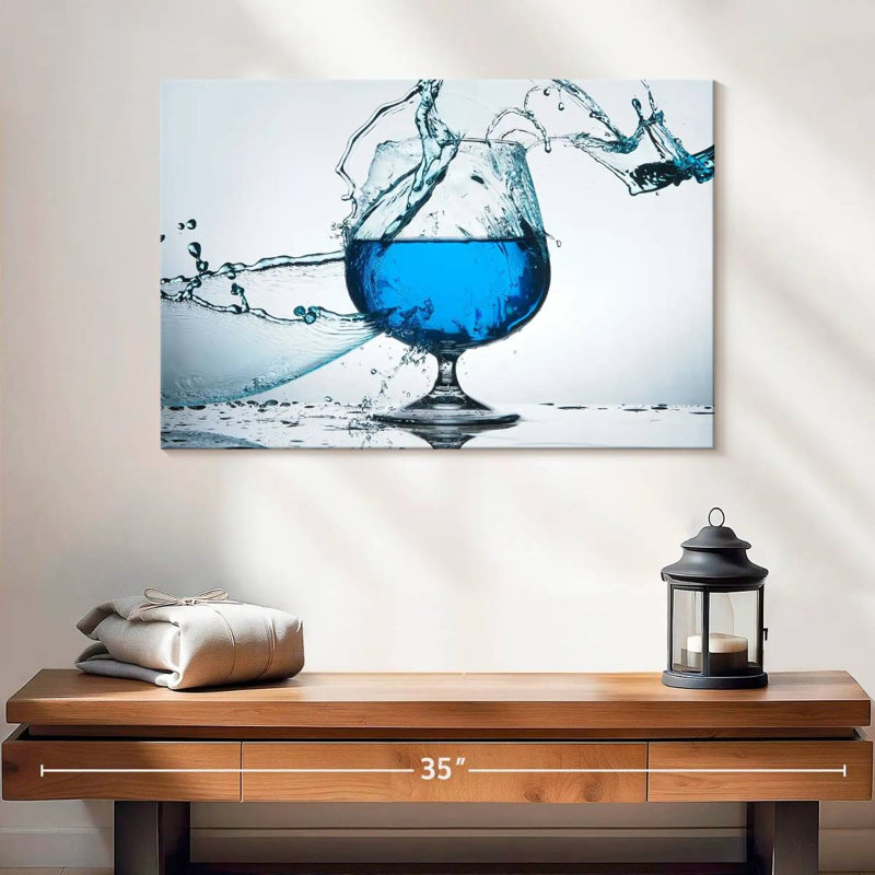 «Blue Cocktail Splash», reproduction sur toile, H 24 po x l 16 po x P 1,25 po