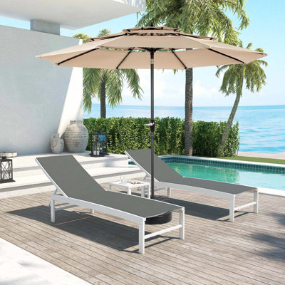 Parasol polyvalent à inclinaison automatique avec construction robuste pour patio et bord de piscine
