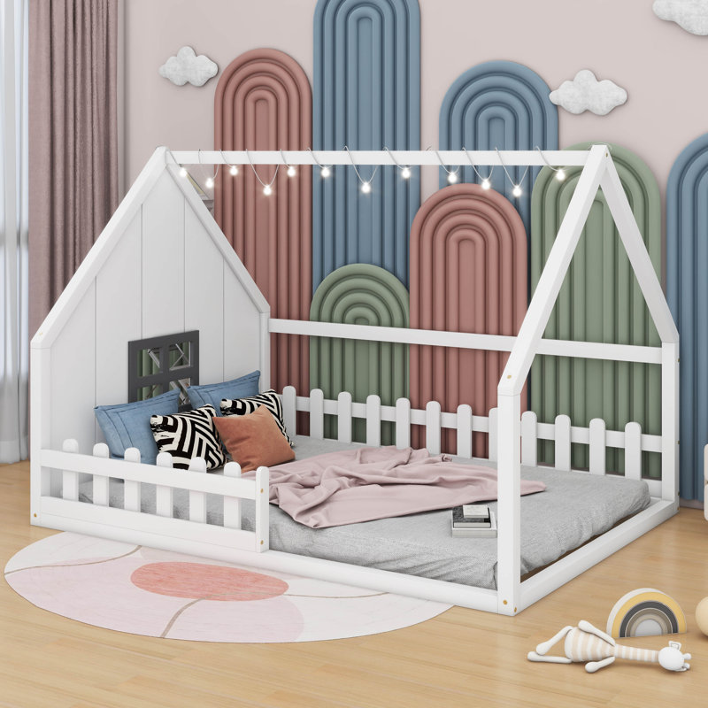Lit en bois avec fenêtre et clôture, Blanc