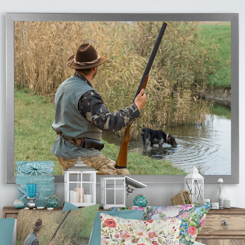«Hunters Pursuit I», reproduction sur toile, H 34 po x l 44 po x P 1,5 po, Cadre simple argenté