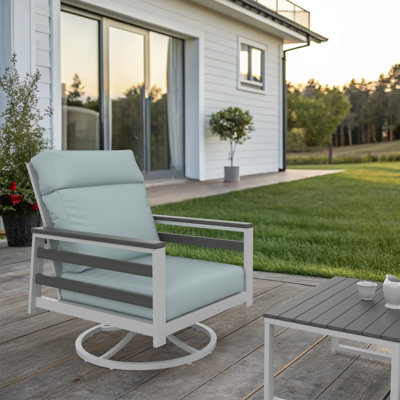 Chaise berçante d'extérieur en métal avec coussin Sunbrella Townsend