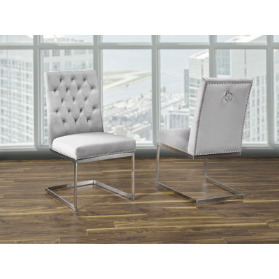 Chaise d'appoint en velours de 21 po Scuderi