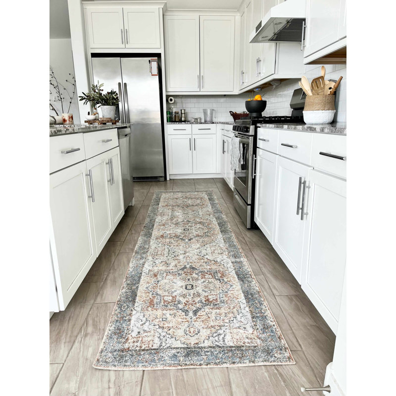 Tapis gris / brun / bleu Medallion Design Performance, Tapis de couloir 2 pi 7 po x 10 pi