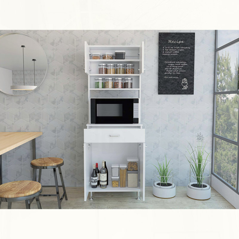 Garde-manger avec comptoir, rangement fermé et ouvert