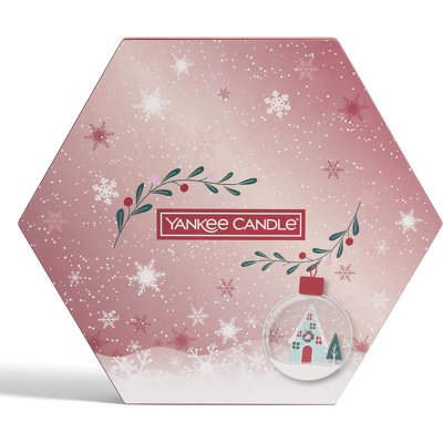 Yankee Candle Gift Set - 18 Scented Tea Lights And Holder In A Festive Box - Snow Globe Wonderland