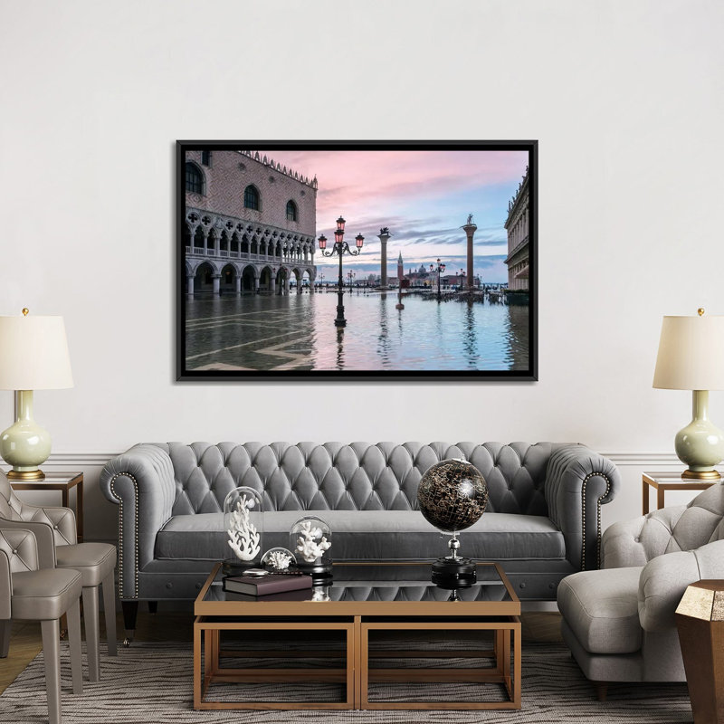 «High Tide In Venice» par Matteo Colombo, impression sur toile, H 40 po x l 60 po x P 1,5 po, Toile avec cadre flottant noir