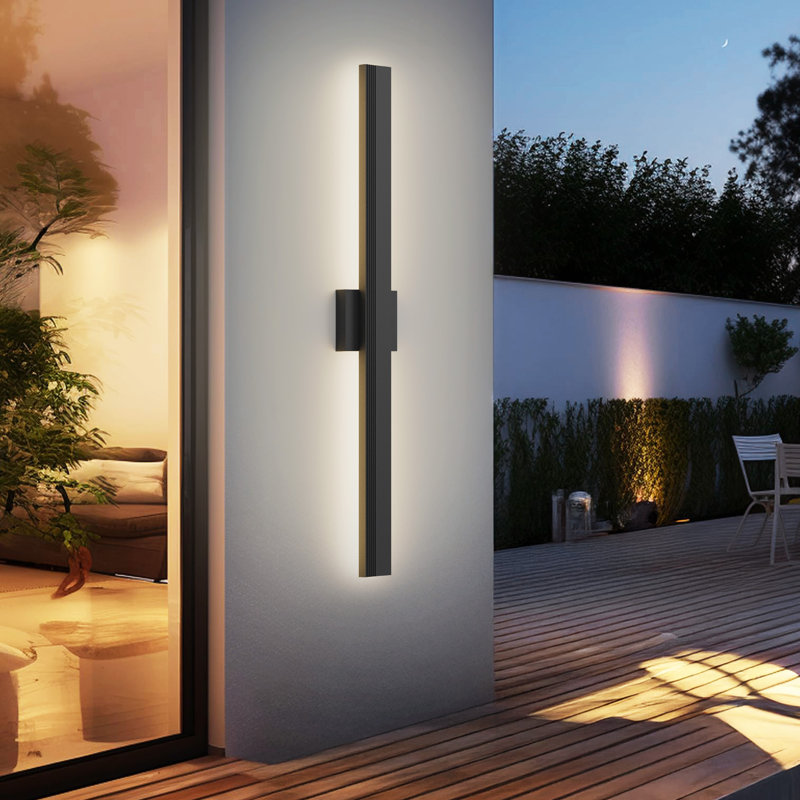 Applique murale d'extérieur linéaire en aluminium noir à DEL à intensité variable, H 39,4 po x l 2,4 po x P 2 po