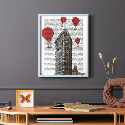 «Flat Flat Building and Red Hot Air Balloon», reproduction encadrée - bois massif