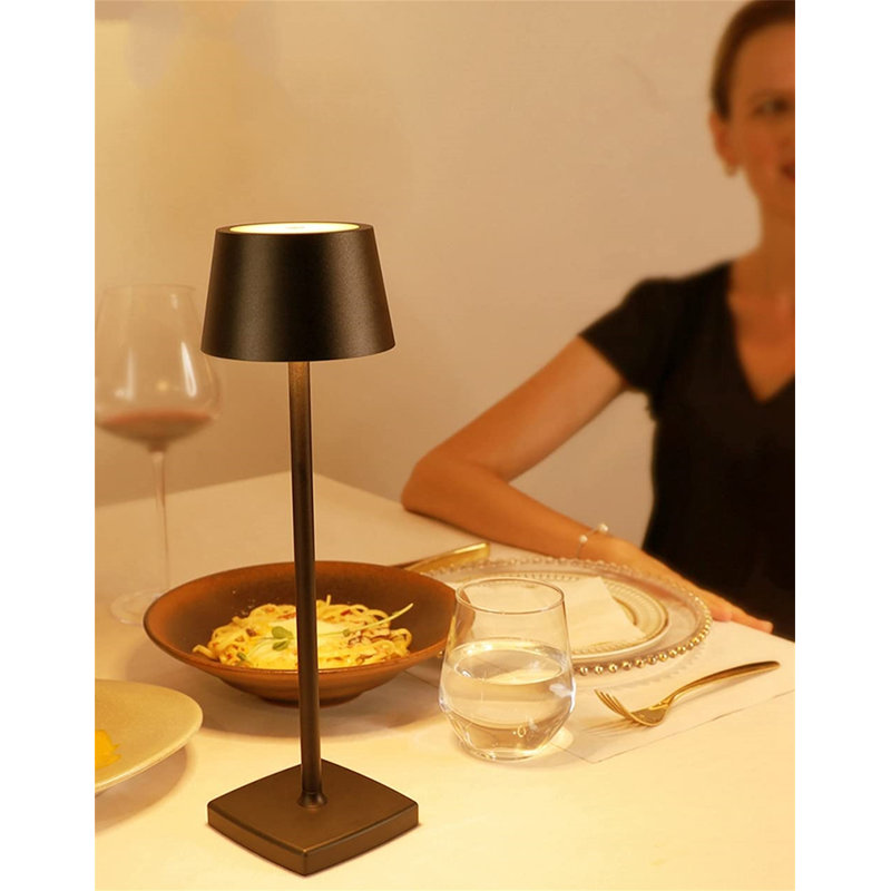 Lahela Metal Table Lamp, Black