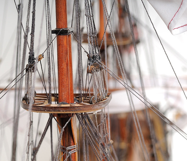 Bateau miniature Constitution