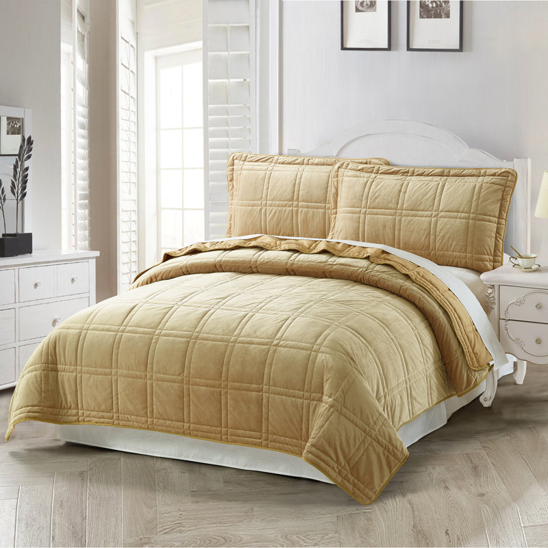 Polyester Plaid Quilt with Pillow Shams Included, Taupe