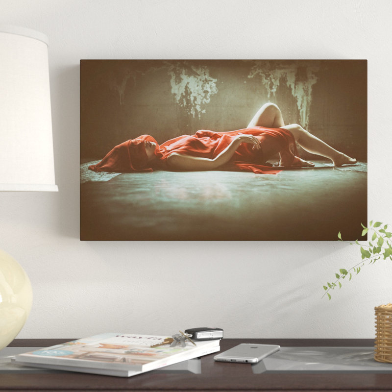 Modern & Contemporary, 12" H x 19" W x 2" D