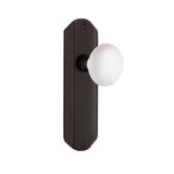 Deco Plate with White Porcelain Door Knob