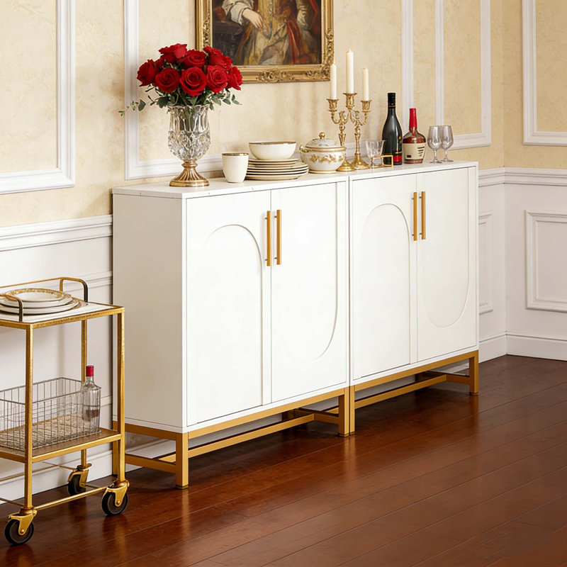 Buffet moderne avec tablettes réglables