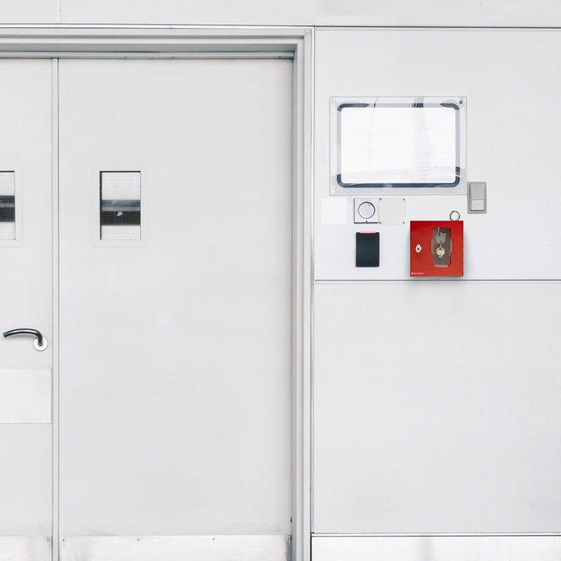 BREAKABLE EMERGENCY KEY LOCK BOX