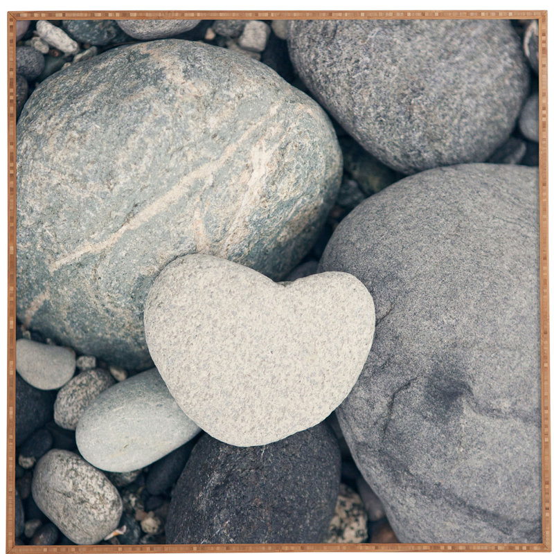 «My HeArt Shaped Rock», reproduction de photo encadrée, H 30 po x l 30 po x P 1 po