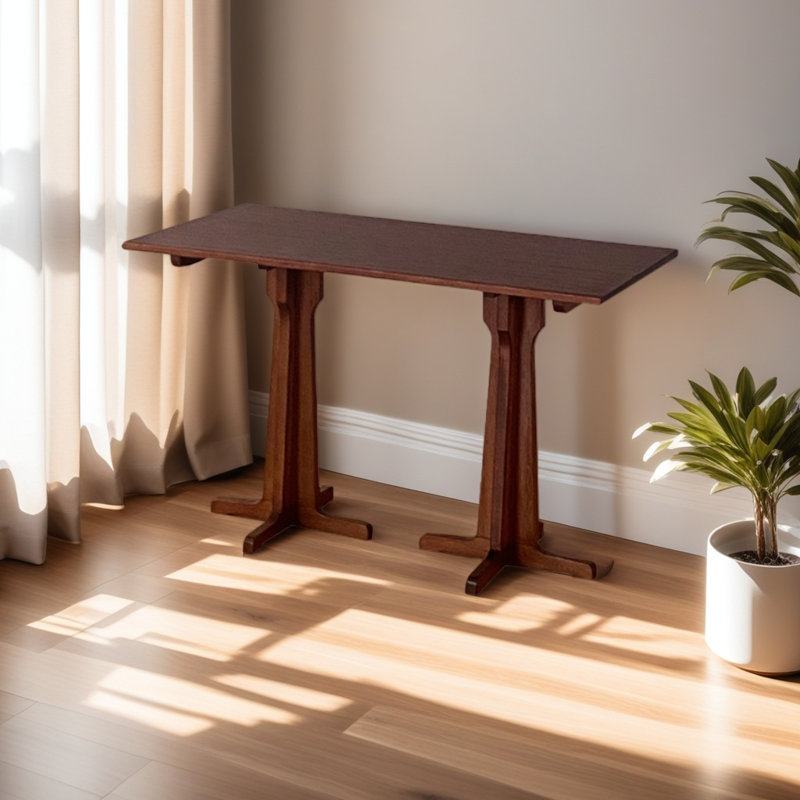 Un bureau d'étude en teck avec des pieds en forme de croix, H 29,52 po x l 39,37 po x P 23,62 po